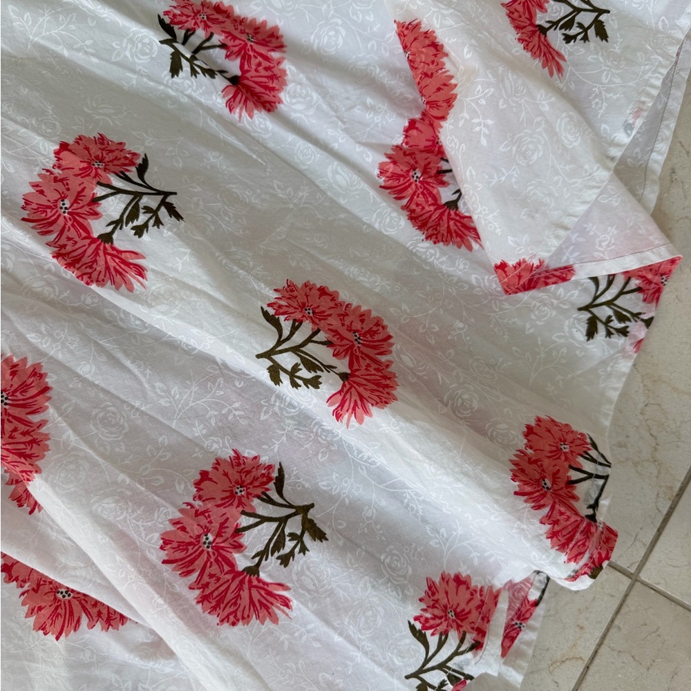 Madison Mathew’s Floral White and Red Women's Skirt. Medium. - Picture 2 of 3